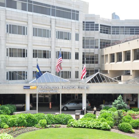 The main entrance at Washington Hospital Center. With nearly 1,000 hospital beds, 1,600 physicians and over 40,000 inpatient admissions to go along with over 400,000 outpatient admissions anually, it is one of the busiest in the country, especially in the realm of cardiovascular services.